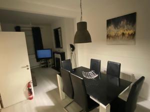 Nansen house next to royal hospital STRICTLY OVER 25 ONLY