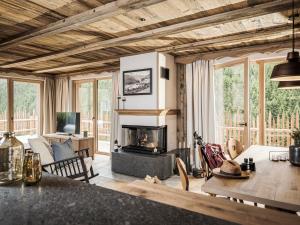 Farm Resort Geislerhof - Private Chalets