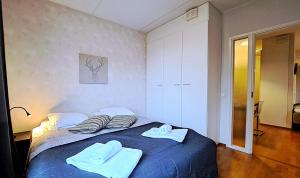 Kotimaailma Apartments - tilava saunallinen & parvekkeellinen kaksio - Verstaankatu