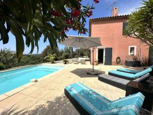 Villa Paloma pour 6 personnes avec piscine privée, à deux pas du Golf de Valcros, à La Londe-Les-Maures