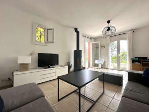 Villa Paloma pour 6 personnes avec piscine privée, à deux pas du Golf de Valcros, à La Londe-Les-Maures