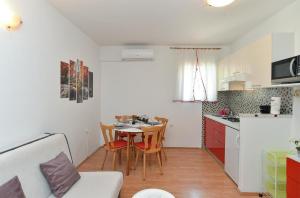 Spacious apartment with garden