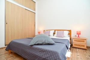 Cozy apartment with shared pool