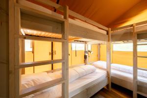 Tentes de luxe Glamping Vendee : photos des chambres