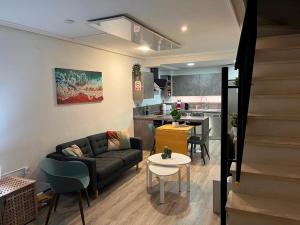 Moderna casa con terraza y piscina R122 by Novadesta