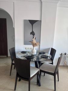 RENTSUITE Comfy & Central in Victor Hugo