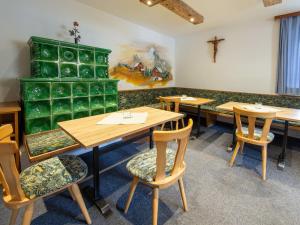 Holiday Home Kleewein by Interhome