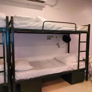 ZiZZ LOUNGE DORMITORY AC - Anumalkudūru