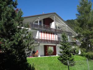 Apartment Blumenweg 10 by Interhome