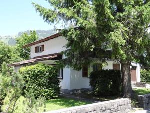 Apartment Chalet Eien by Interhome