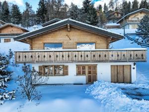 Chalet Le Loup- le Renard et la Belette by Interhome