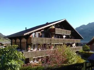 Apartment Résidence Sonnegg - Herrli by Interhome - Zweisimmen