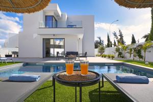 Villa Vitalia - 3 En-suite Beds with Private Pool