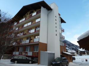 Apartment Haus Aurora by Interhome - 4-star hotels in Saas-Grund