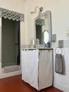 B&B / Chambres d'hotes Le logis blanc bed&breakfast : photos des chambres