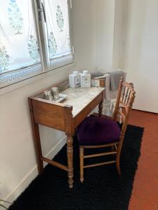 B&B / Chambres d'hotes Le logis blanc bed&breakfast : Chambre Double avec Balcon