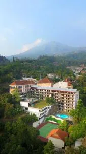 Royal Hotel and Convention Tretes - Prigen