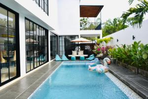The W House, Luxury Villa 5 minutes from the beach
