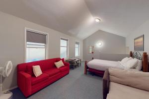 Chateau On The Ridge 410