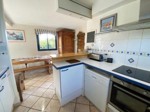 Maisons de vacances KERBELEM - Jardin, Terrasse, Plages 3km - C29 : photos des chambres