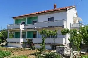 Apartments Petar - Kampor