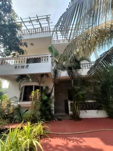 Villa " NAMAKA", 4 Bedrooms, Morjim Beach 15 min walk