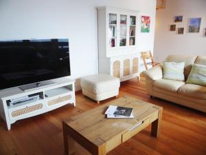 Apartment Fellenrüti 81 by Interhome