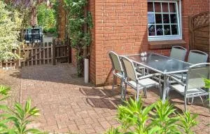 Nice Home In Waren Müritz With Wifi - 施瓦岑霍夫