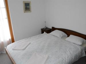 Apartment Mireille Nr- 5 by Interhome
