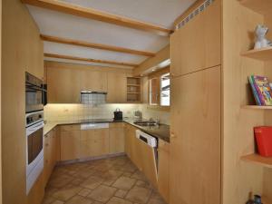 Apartment Hohliebestrasse 24 by Interhome