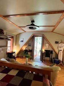 Five Elements Lodge B&B with Outdoor Spa