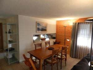 Apartment Hübeli - Chapman by Interhome