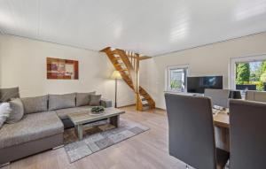 Cozy Home In Stolpeusedom With Wifi