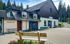 Four-Bedroom Apartment in Auerbach OT Grunheide