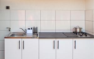 Cozy Home In Miedzyzdroje With Wifi