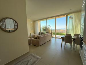 Villa Harmony Green Coast, Palase