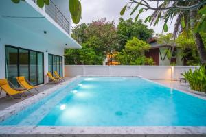 Ton Sai Tropical Phi Phi Island