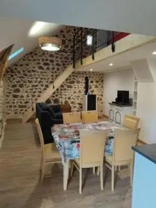 Gite de caractère au coeur de la Chaine des Puys - 奥尔比