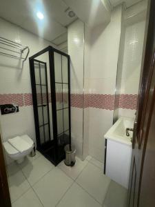 Budget Double Room room in Raimond Hotel