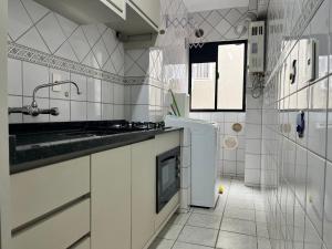 B078 - Apto sobre a Avenida de Bombas perto do mar