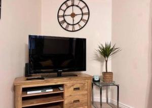 A Cosy 2-Bedroom Flat in Warrington