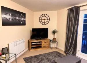 A Cosy 2-Bedroom Flat in Warrington