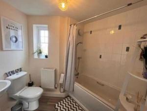 A Cosy 2-Bedroom Flat in Warrington