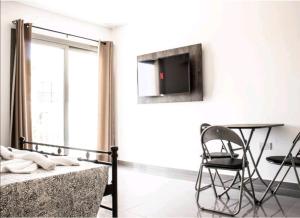 Roomy Studio - stone throw away to Nissi Beach! - 3hvězdičkové hotely ve městě Ayia Napa