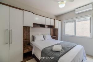 Apto c Churrasq. 600m da praia em Floripa RLI0101