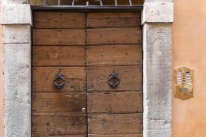 Rome as you feel - Vicolo delle Grotte