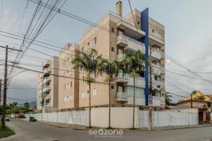 PVI - Apartamentos charmosos a apenas 450m da orla em UbatubaSP