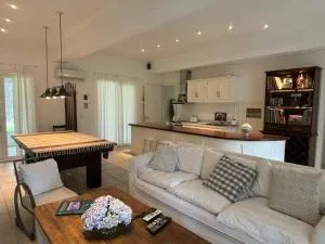 Amplia Casa Familiar en El Faro - فيلا باراناثيدو