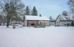 2 Bedroom Lovely Home In Mörlunda - Mörlunda