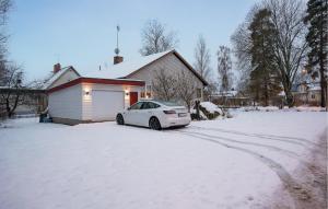 2 Bedroom Lovely Home In Mörlunda